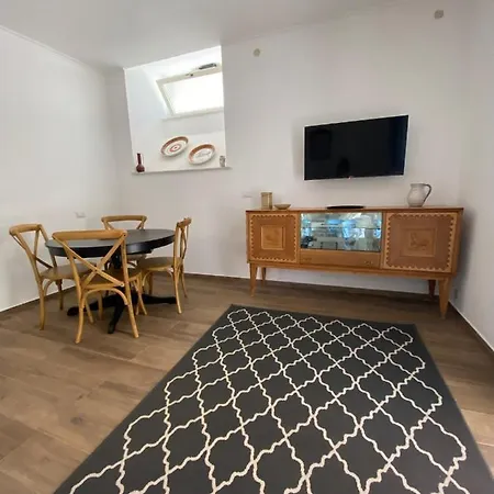 Cortile Mongibello *