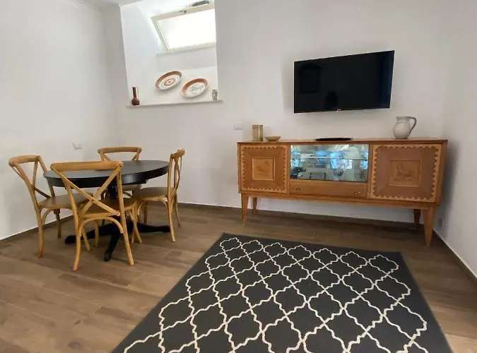 Cortile Mongibello *